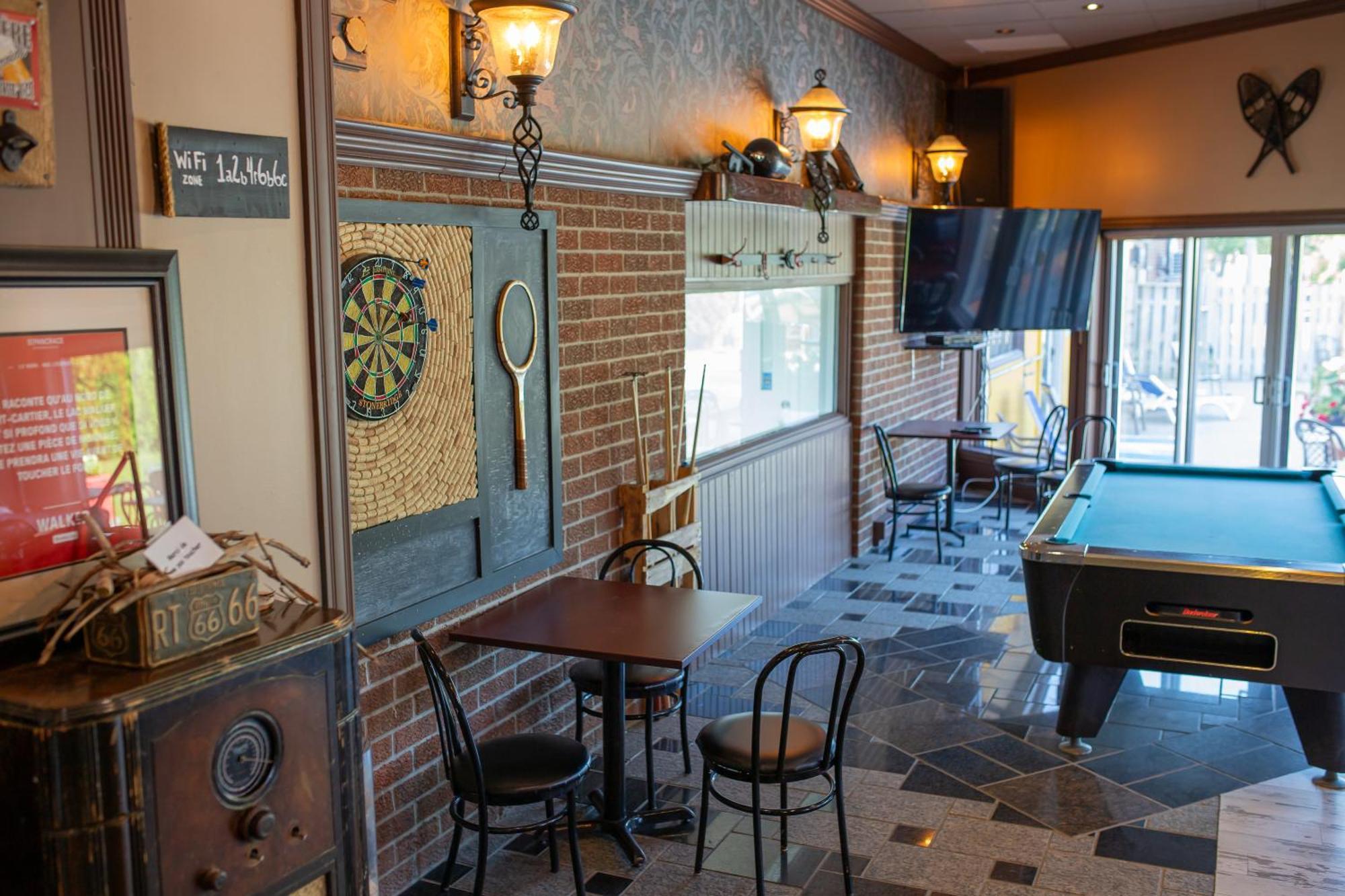 Complexe Hotelier Escoumins Motel 3*