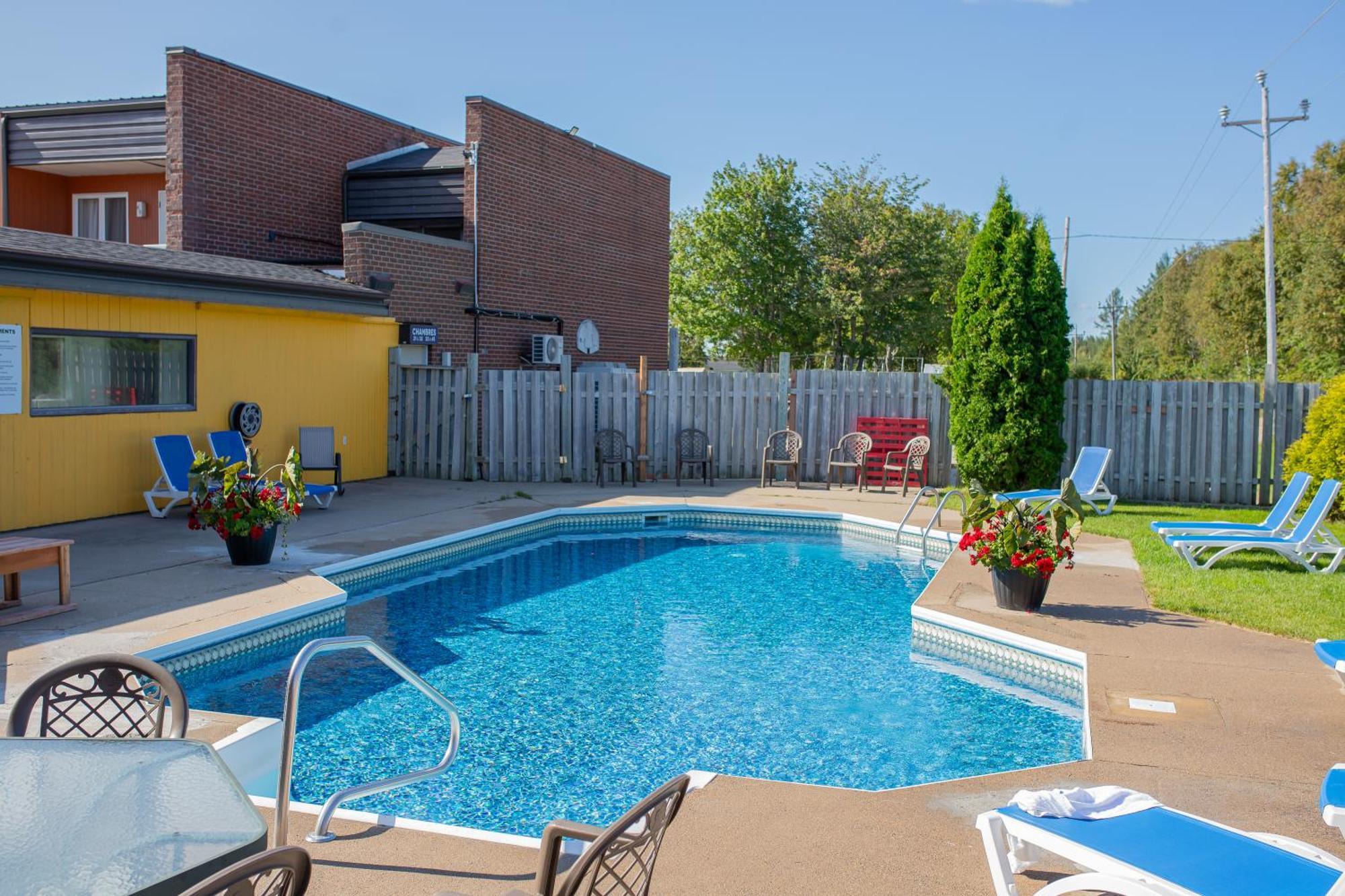 Complexe Hotelier Escoumins Motel 3*