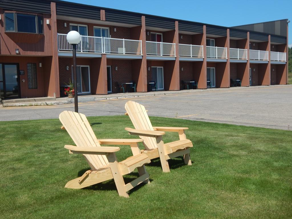 Complexe Hotelier Escoumins Motel